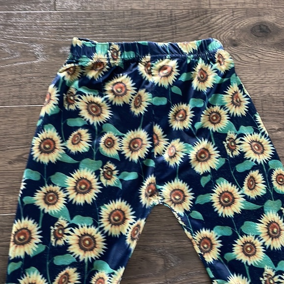 Sunflower flare pantsš» - Picture 2 of 3